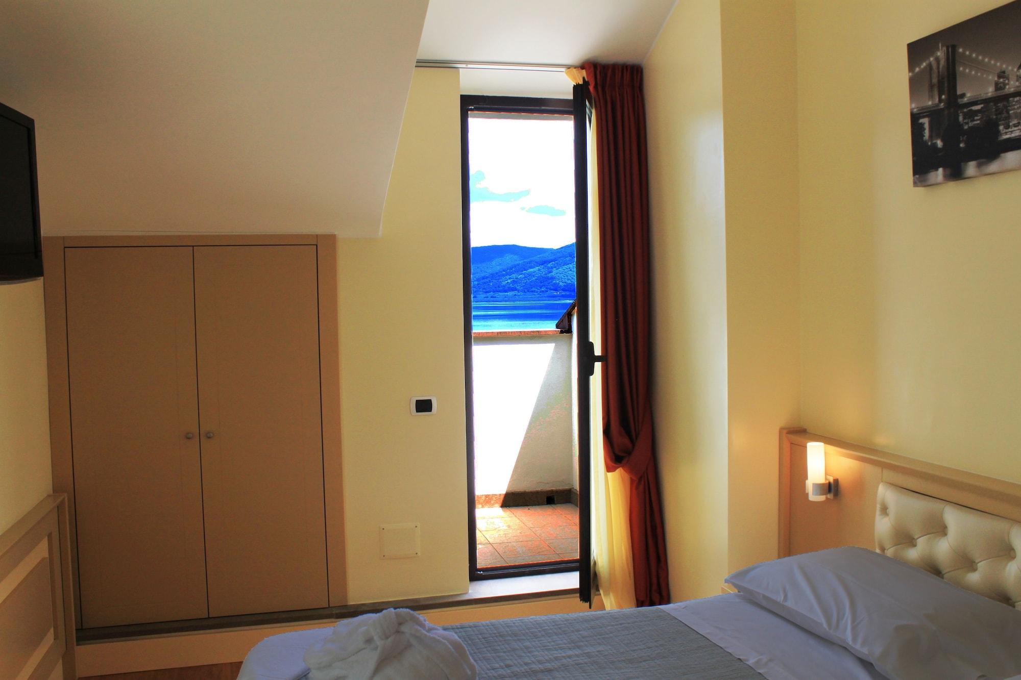 Relais Sans Soucis & Spa Ronciglione  Exteriör bild